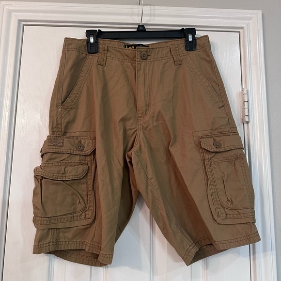 Lee Men's Tan Cargo Shorts - Picture 1 of 6